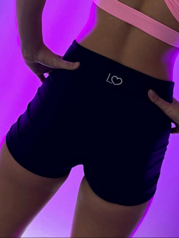The Signature Short - Black